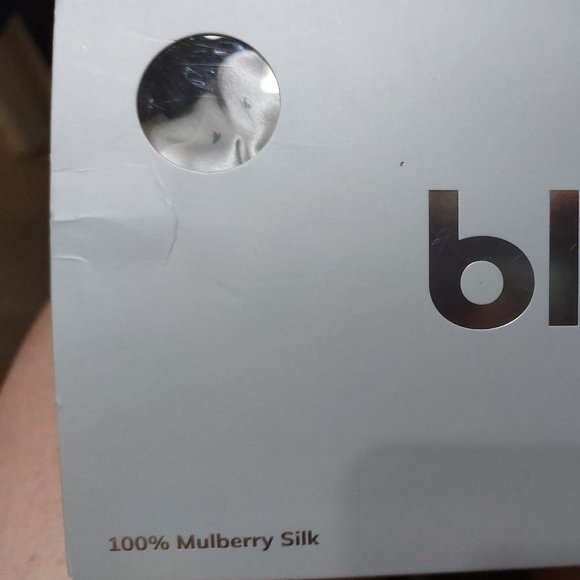 BLISSY 100% Mulberry Silver Silk Standard Pillowcase and Heart Scrunchie SET - Picture 8 of 8